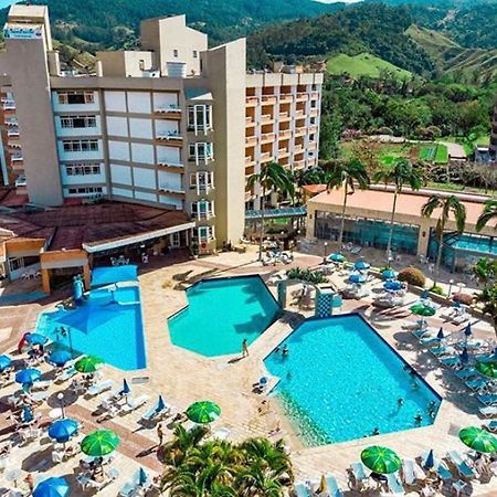 גראבאטל Flats Termais Em Condominio Apart Hotel De Aguas Termais מראה חיצוני תמונה